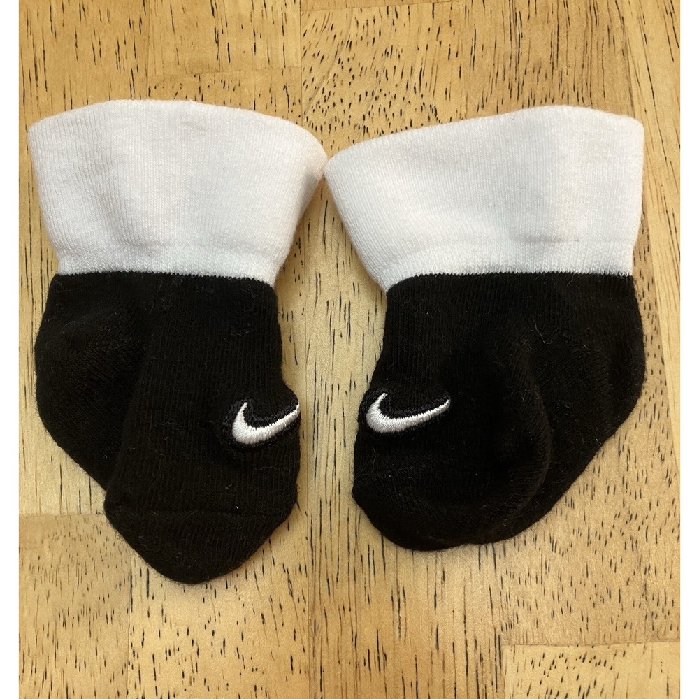 Nike Swoosh 3‎ Piece Infant Set Black/White 0-6 Months - Picture 8 of 9